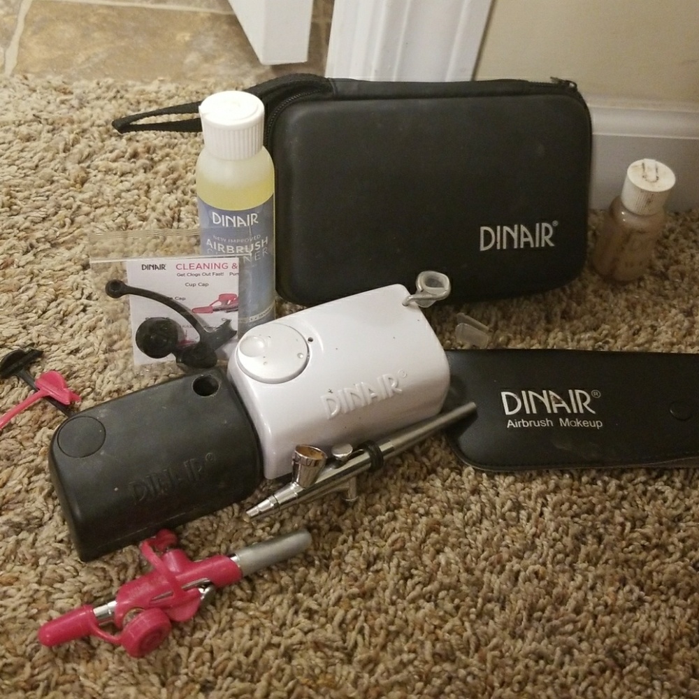 Dinair airbrush